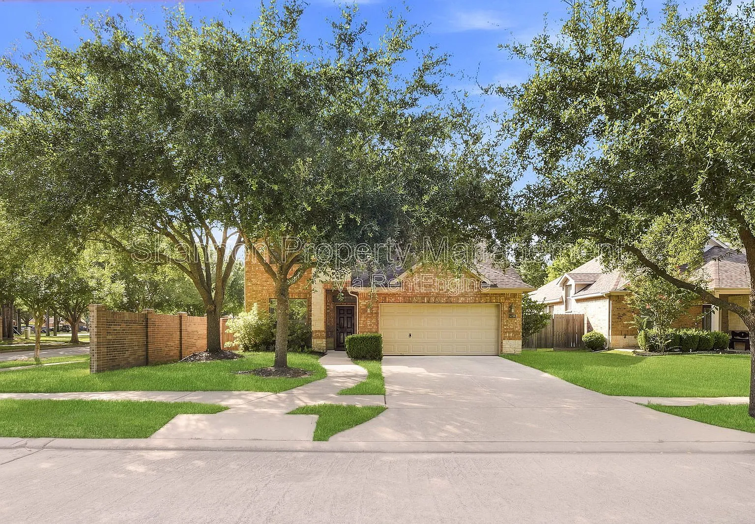 4 bed, 2.5 bath, 2500 sqft, $2,950 — Photo 1