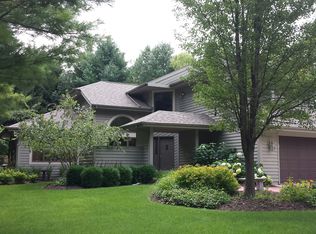 1615 Woodside Ln, Sheboygan, WI 53081