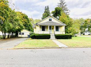 216 Cedar St, Oakhurst, NJ 07755