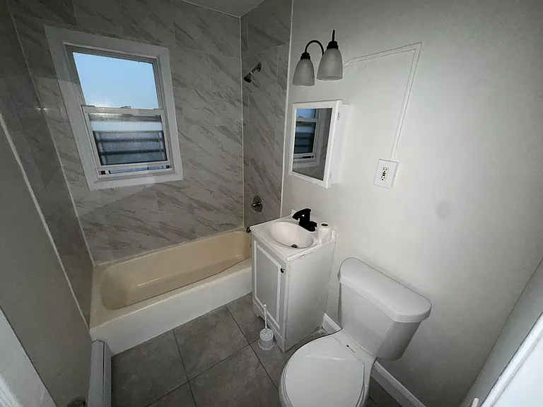 683 15th Ave #C5 — Photo 3