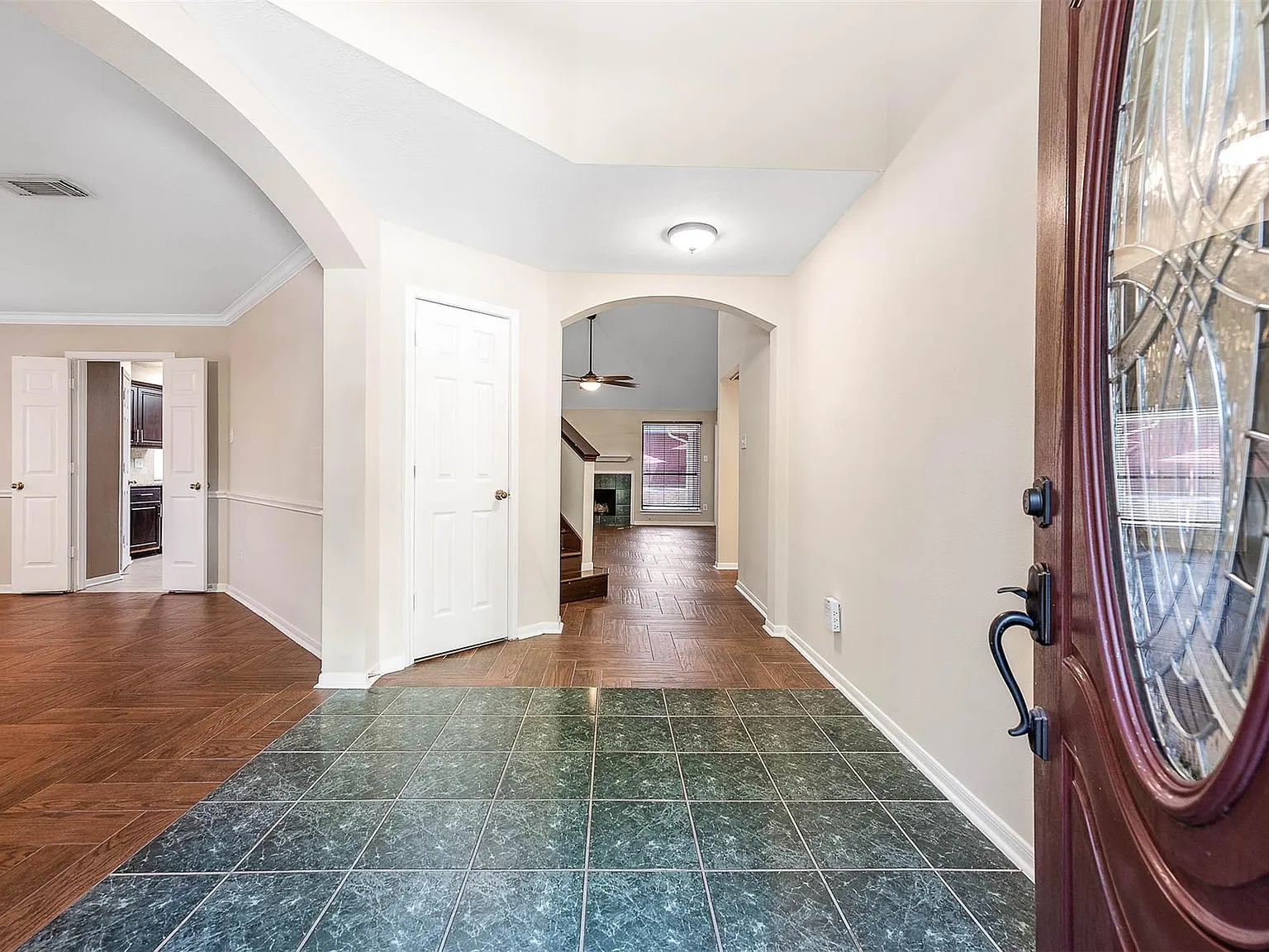 4 bed, 2.5 bath, 2635 sqft, $3,200 — Photo 4