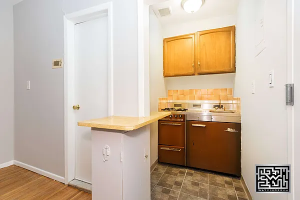 Rented by OGI Management | media 17