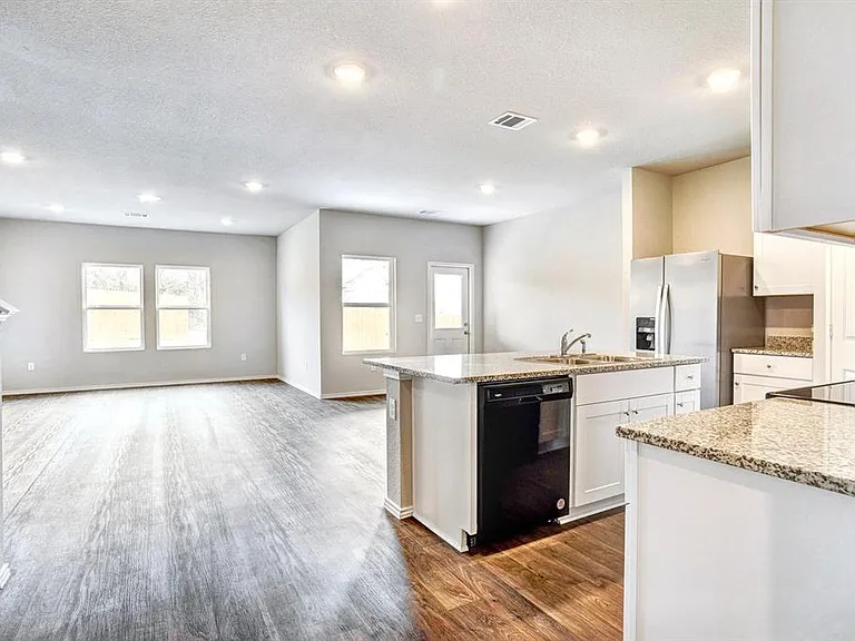 5905 Brocade Dr — Photo 5
