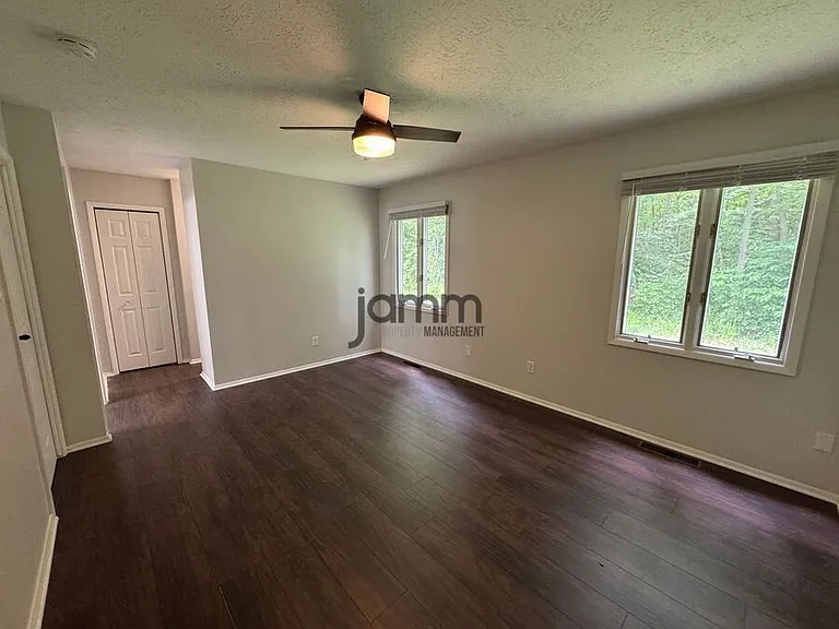 5250 Mills Creek Ln — Photo 19