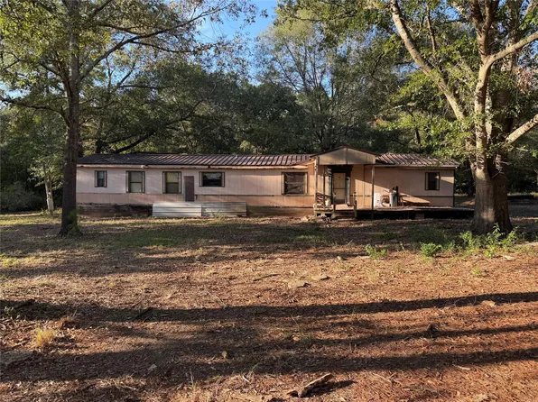 473 Rivercrest Rd, Lufkin, TX 75901
