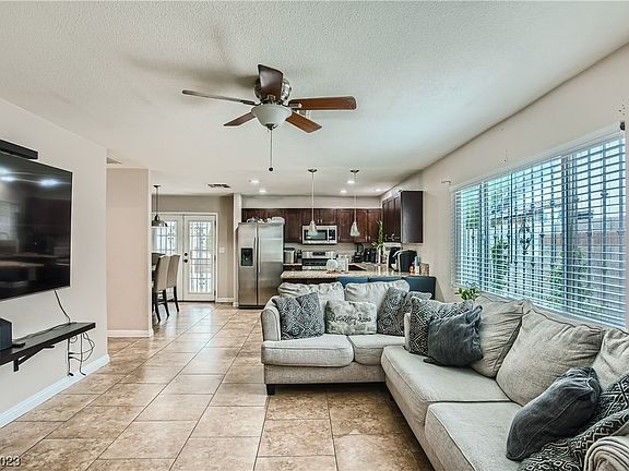 4th image of 1498 S Christy Ln