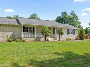 1250 Mount Torrey Rd, Lyndhurst, VA 22952