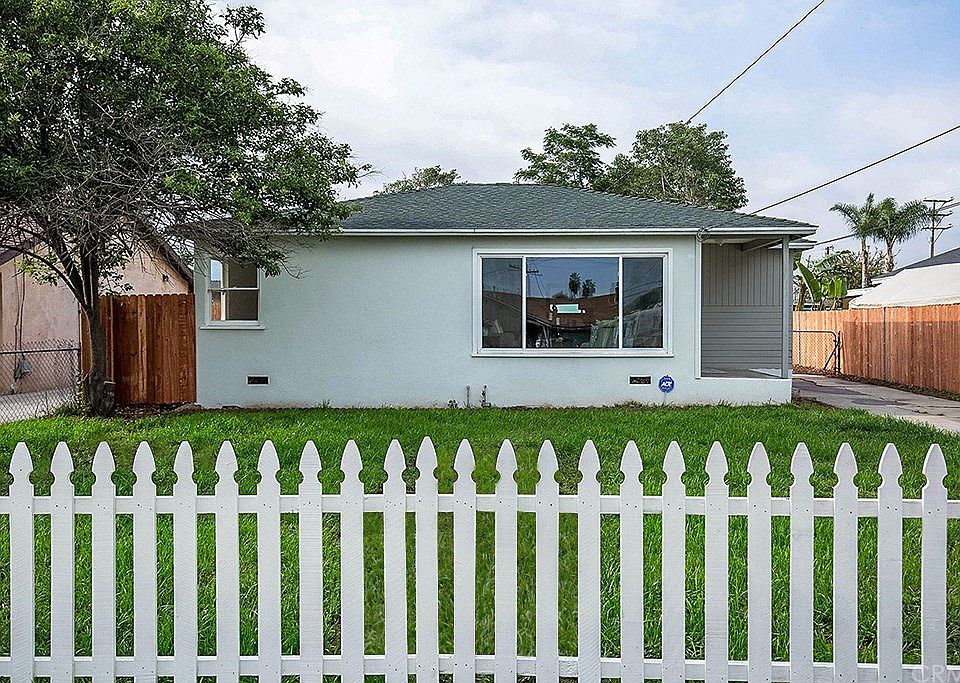 1st image of 15847 E Queenside Dr