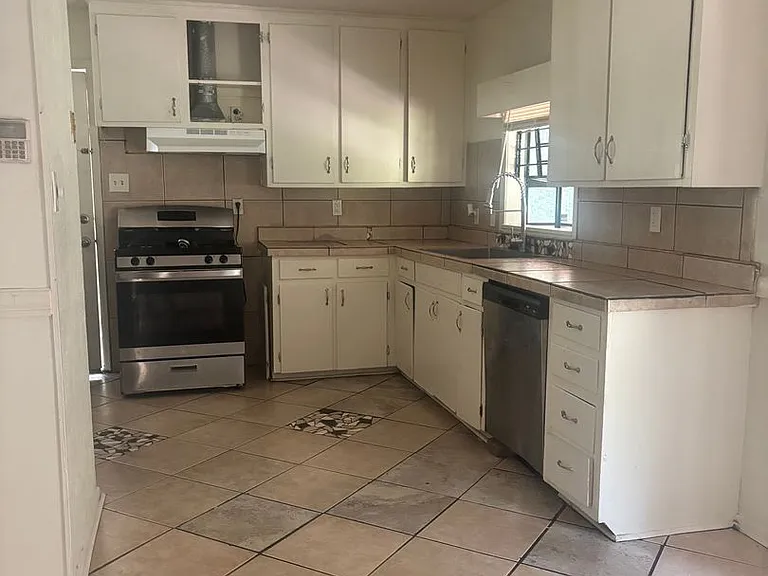 2740 Teresa Dr — Photo 4