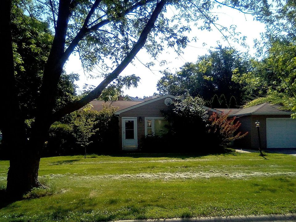 1st image of 21 E Fullerton Ave