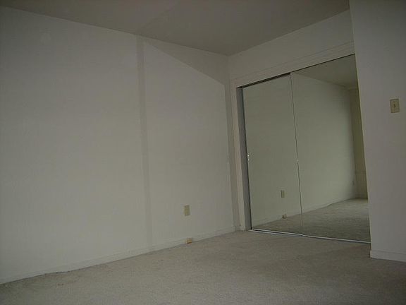 5th image of 2201 Laguna St APT 101