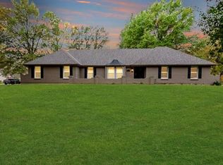 1601 NW Fawn Ct, Blue Springs, MO 64015