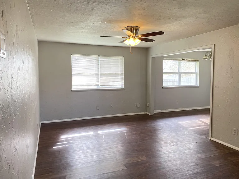4800 Lisa Ln — Photo 4