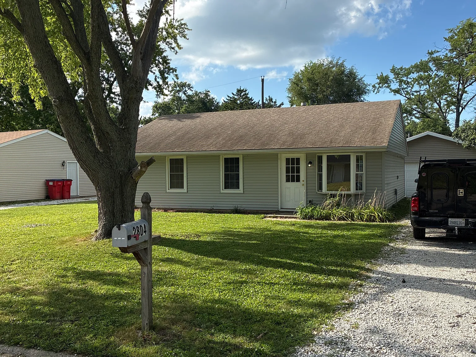 4 bed, 1073 sqft, $1,475 — Photo 1