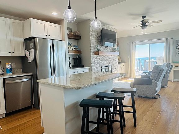 2nd image of 2517 Ocean Drive #2b
