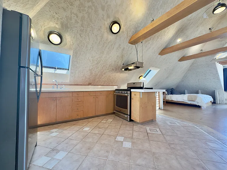 1939 Stuart St #4 — Photo 9