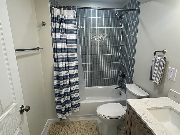 2094 Fieldcrest Dr #2 — Photo 25
