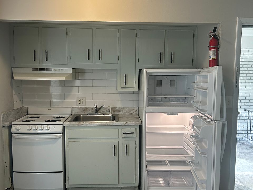2nd image of 904 Milstead Rd #28