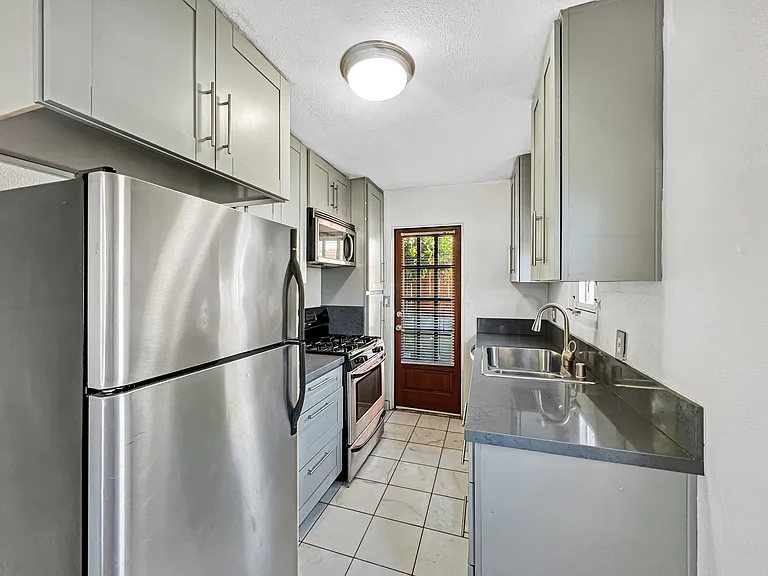 436 Fir St — Photo 5