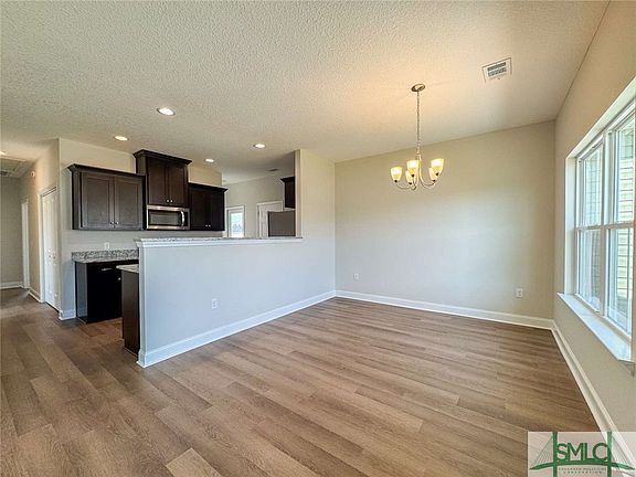 5th image of 48 St. Johns Court E