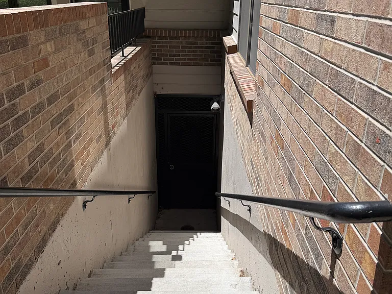 221 S Garfield St #104 — Photo 24