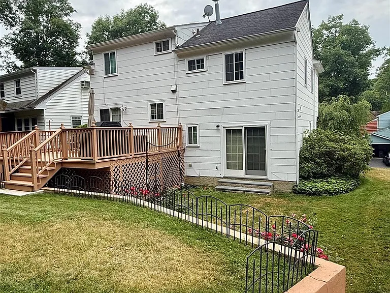 18 Coralyn Ave — Photo 8