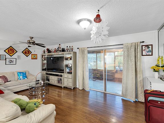 2nd image of 1189 SW 44th Avenue