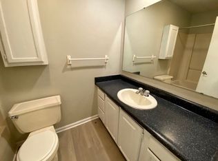 2832 Greenview Way, Indianapolis, IN 46229