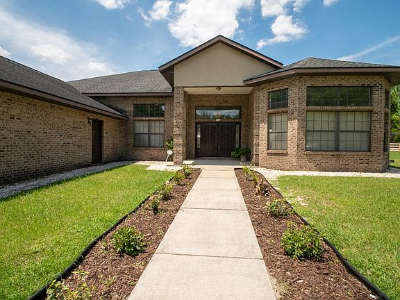 2nd image of 328 SW Sweetbreeze Dr