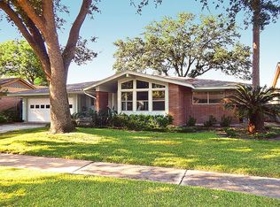 8034 Cedel Dr, Houston, TX 77055