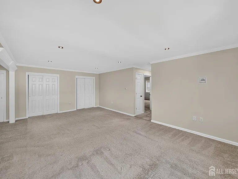 42A Woodedge Ave #8 — Photo 10