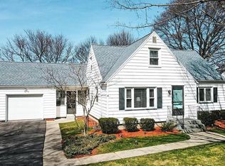 66 Sharon Dr, Rochester, NY 14626