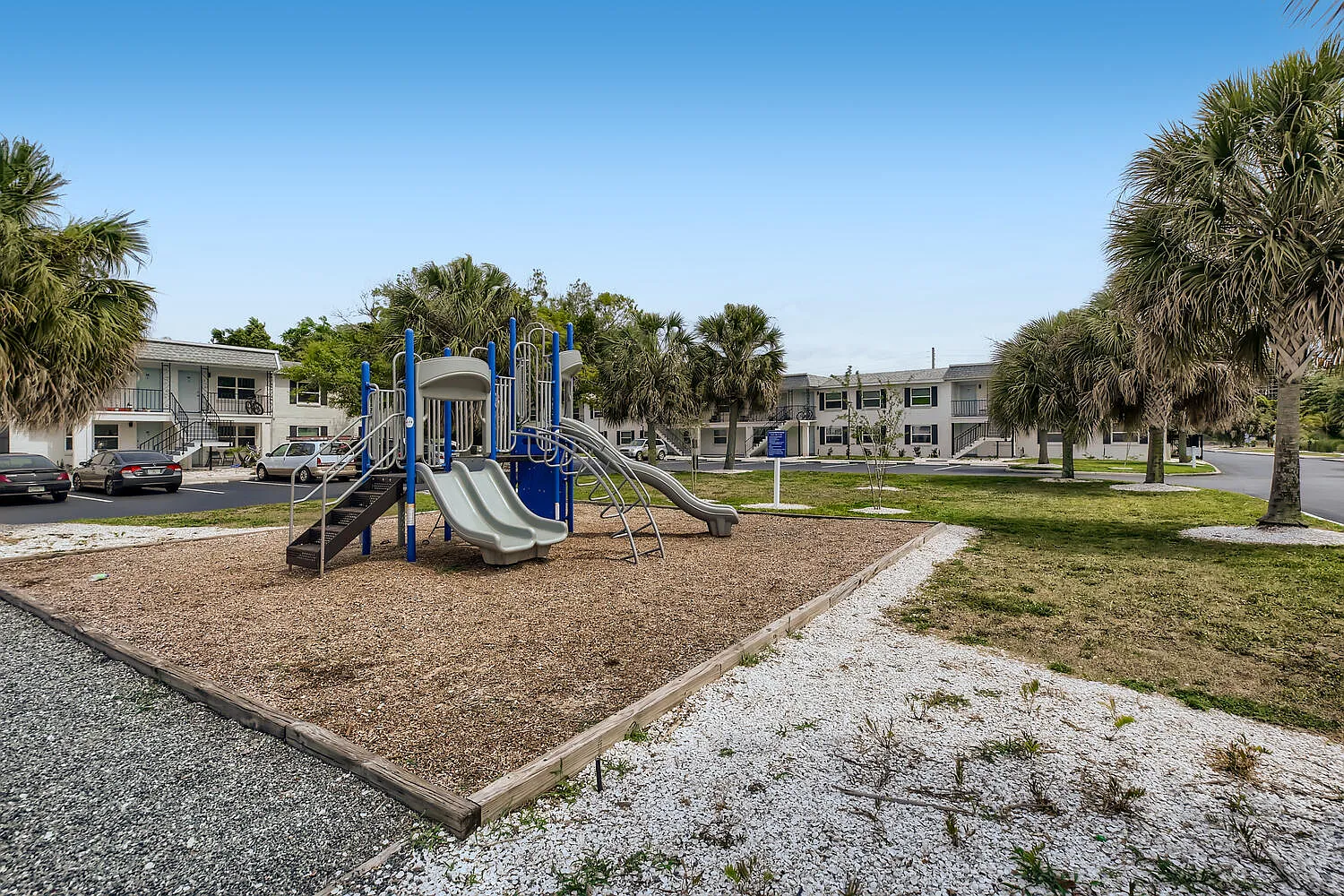 Seaside Apartments — Photo 4