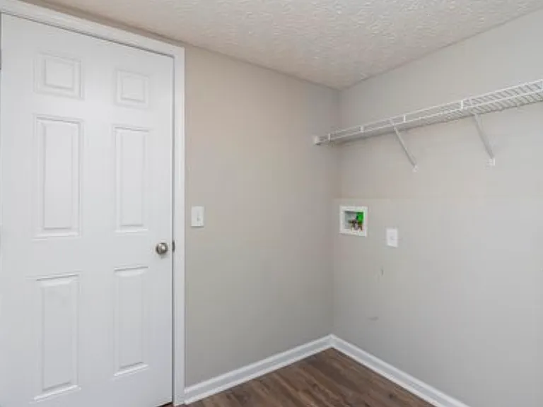 1040 Bella Dona Rd — Photo 9