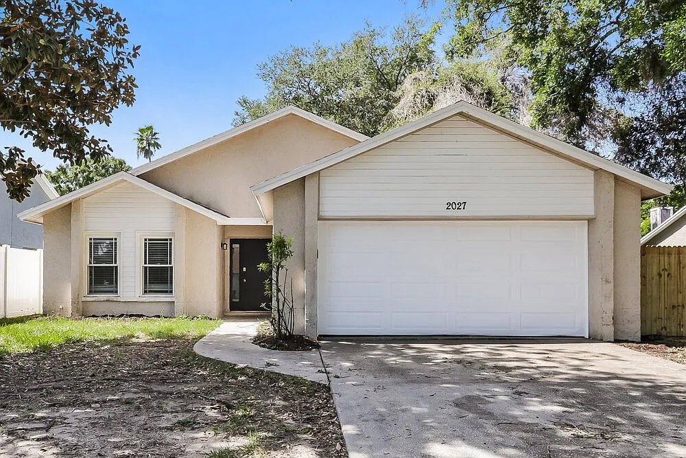 3 bed, 2.0 bath, 1425 sqft, $1,855 — Photo 1