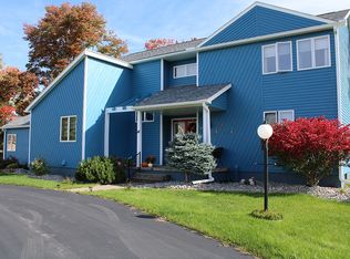 14 Juniper Ln, New Hartford, NY 13413