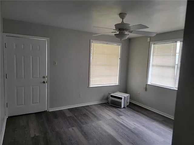 3 bed, 1.0 bath, 974 sqft, $1,500 — Photo 4