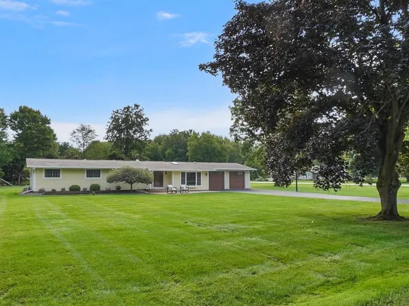 W343N6300 S Bayview ROAD, Oconomowoc, WI 53066