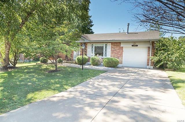 1st image of 10115 Jeffleigh Ln