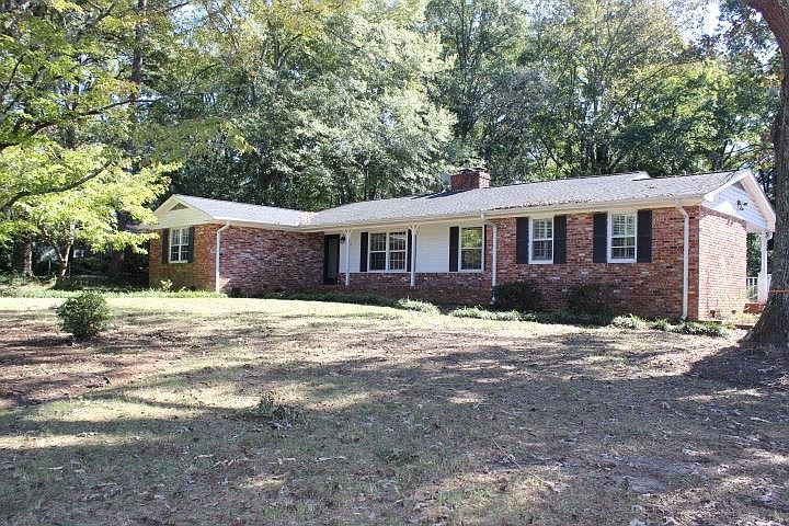 1st image of 418 Parkdale Dr