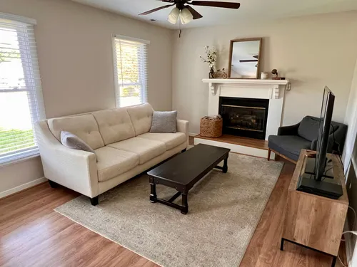 2711 Chariot St Photo 1