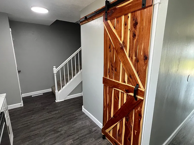 703 Brian Ct — Photo 10