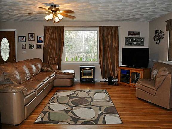 2nd image of 26 Blackinton Dr