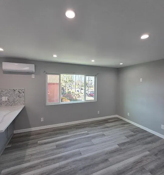 5353 1/2 S Harcourt Ave — Photo 20