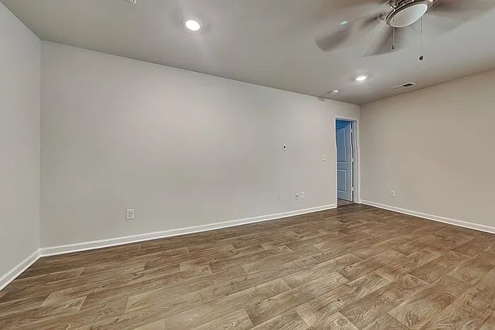 302 Crooked Pine Ct — Photo 3