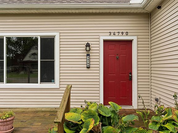 3rd image of 34790 Benton St