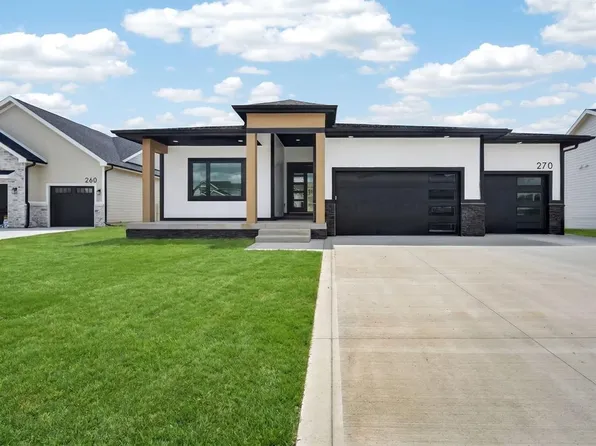270 NW Copperleaf Ct, Waukee, IA 50263
