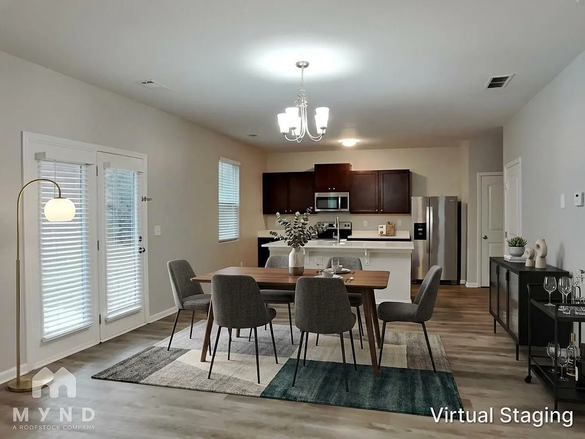 4 bed, 2.5 bath, 2288 sqft, $2,365 — Photo 3