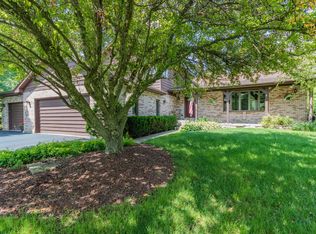 7 Sequoia Rd, Hawthorn Woods, IL 60047