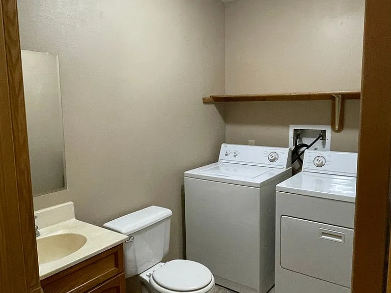 1801 Red Dale Dr — Photo 14